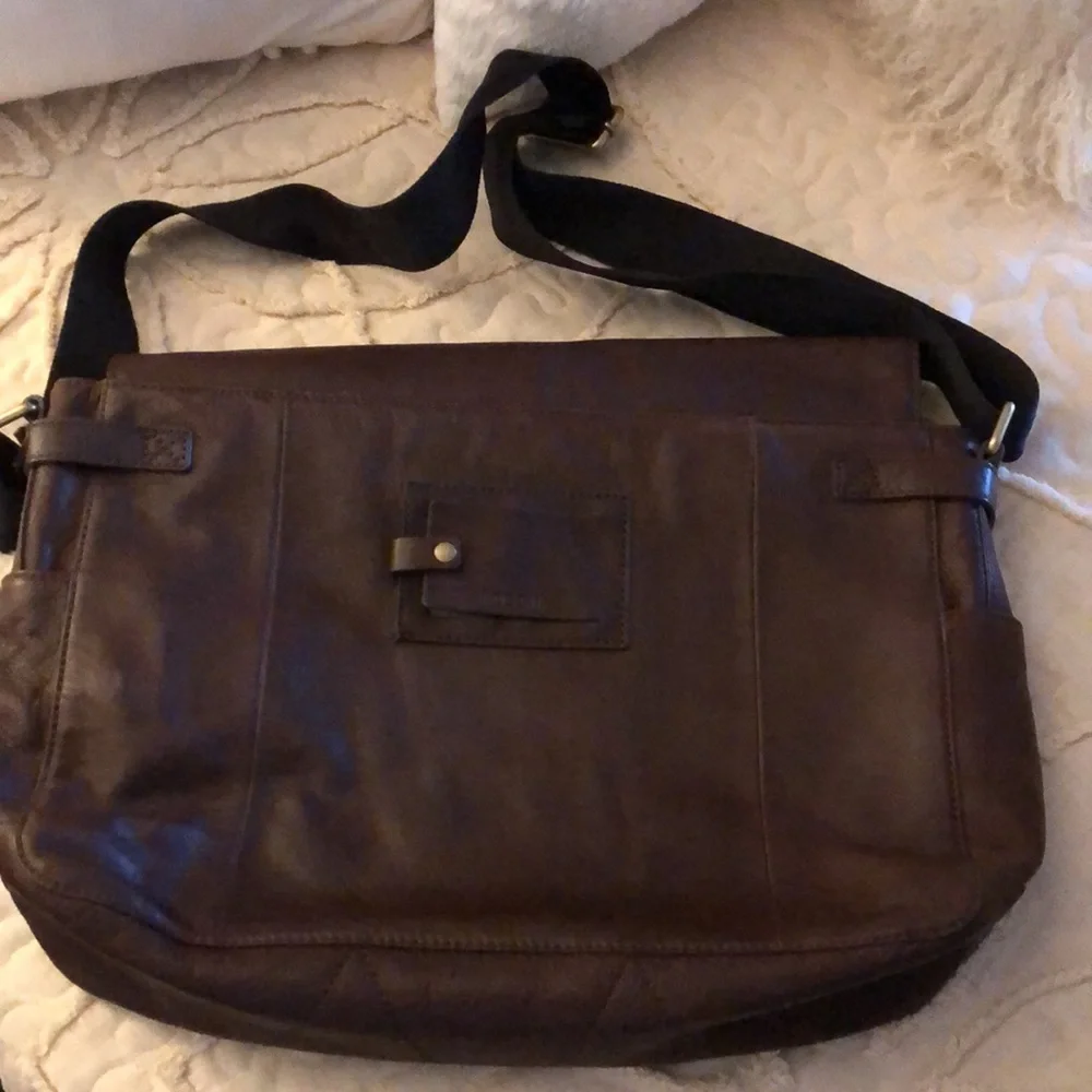 Fossil Dark Brown Leather Messenger Bag - Picture 5 of 5